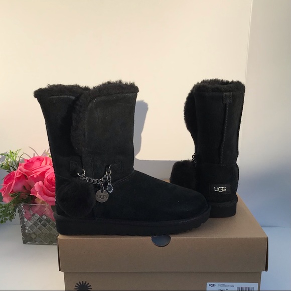 UGG Shoes - UGG Classic Short Charm